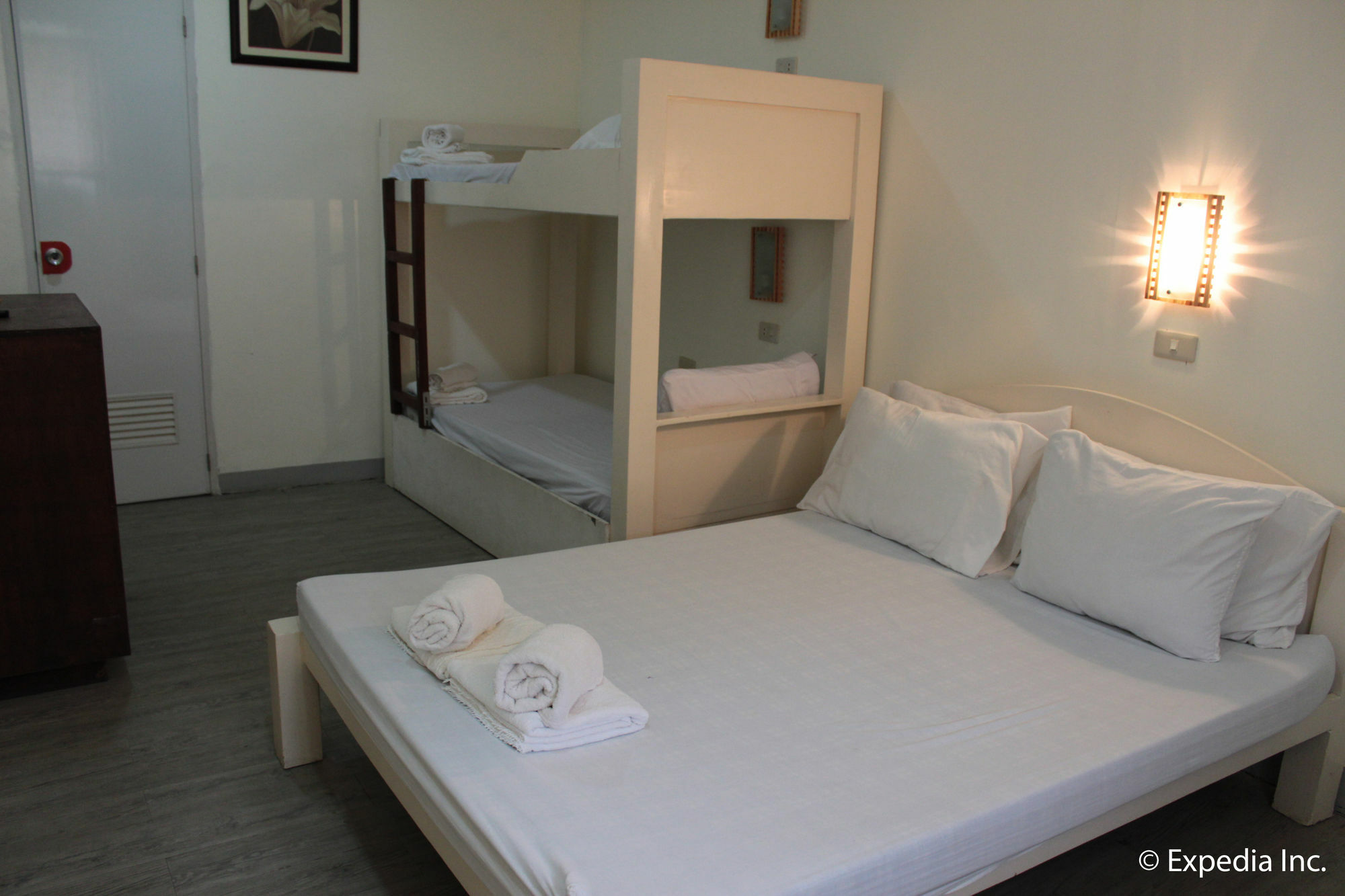 Reddoorz Plus Near Vigan Convention Center Esterno foto