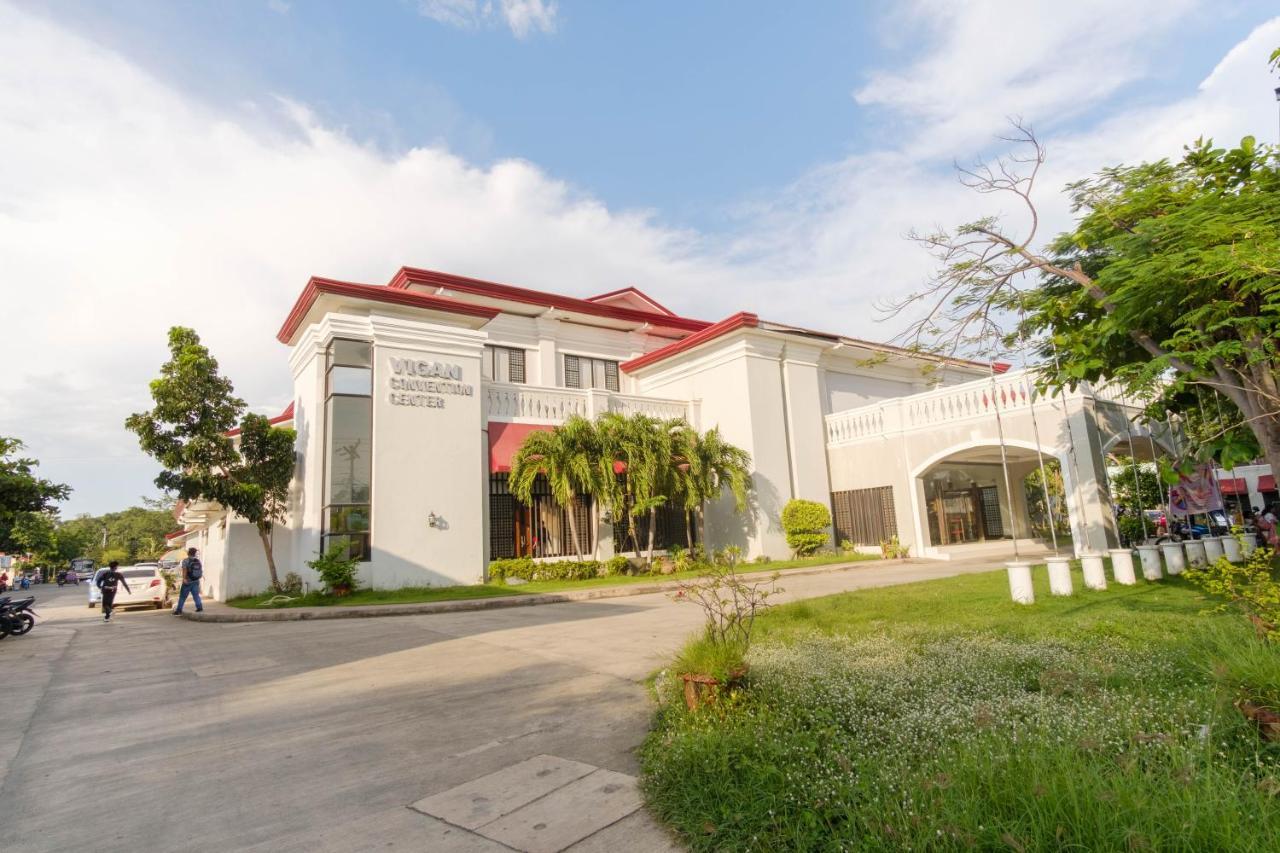 Reddoorz Plus Near Vigan Convention Center Esterno foto