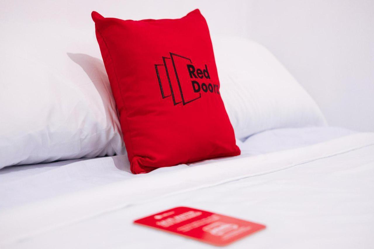 Reddoorz Plus Near Vigan Convention Center Esterno foto